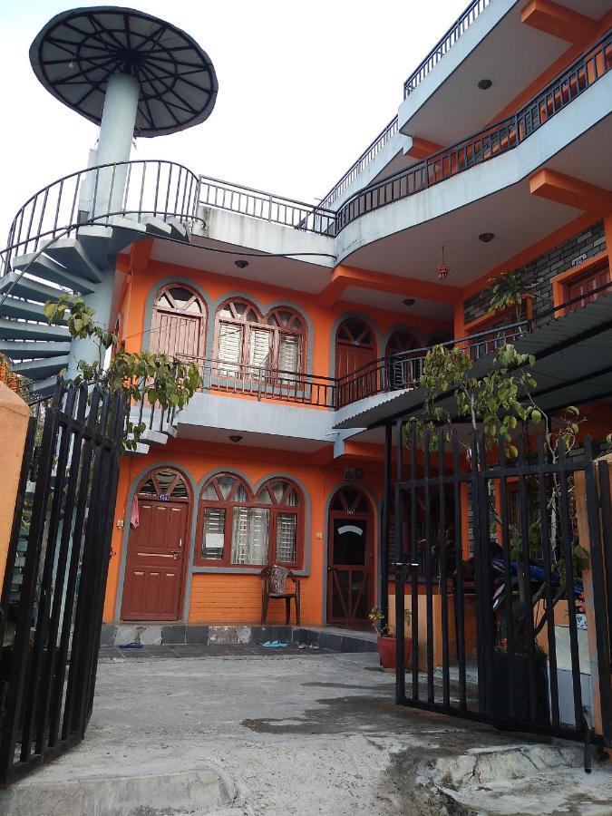 Paramount Guest House Pokhara Ngoại thất bức ảnh